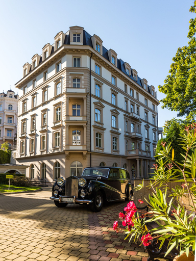 Exterior & Views