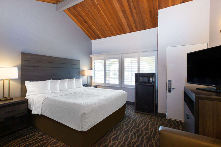 Bedroom 3, Days Inn by Wyndham Ukiah, Mendocino