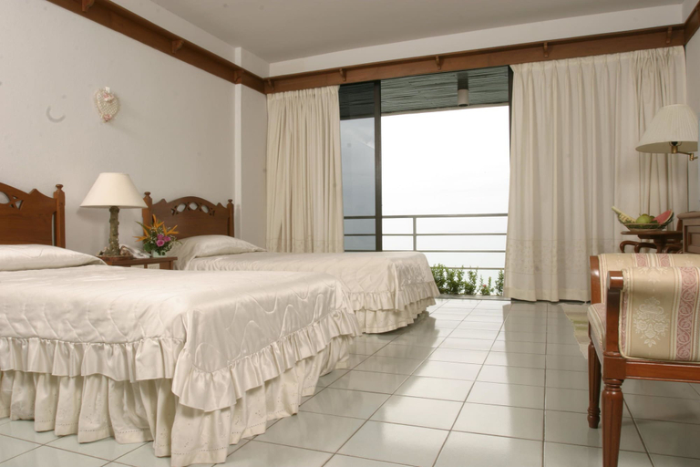 Bedroom 2, Hinsuay Namsai Resort Hotel, Klaeng