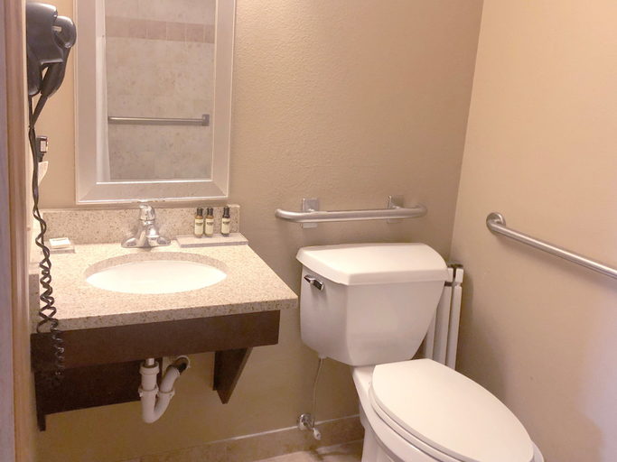 Bathroom 4, GreenTree Extended Stay Eagle/Vail Valley, Eagle