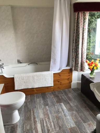 Bathroom 3, West End Lodge, Surrey