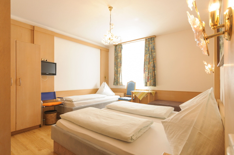Bedroom 2, Hotel Tautermann, Innsbruck