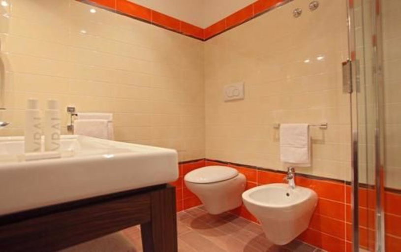 Bathroom 5, Grand Hotel Forlì, Forli' - Cesena