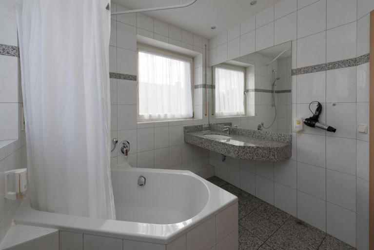 Bathroom 4, Gasthof Zum Storch, Bamberg