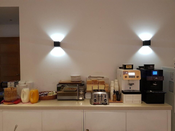 Food & Drinks 4, Best In City Hotel, Dong