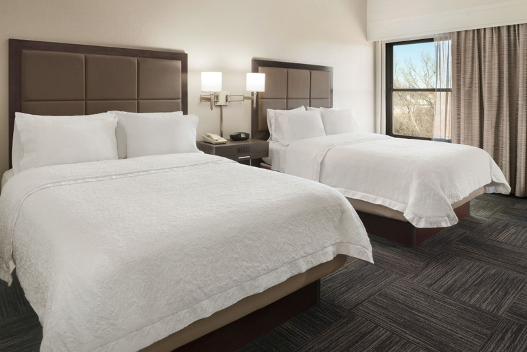 Bedroom 3, Hampton Inn Lawrence, Douglas