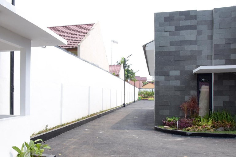 Exterior & Views 5, RedDoorz Plus near UNIMED Medan, Medan