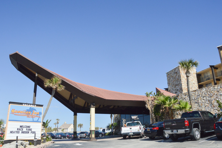 Exterior & Views 2, Hawaiian Inn Beach Resort, Volusia
