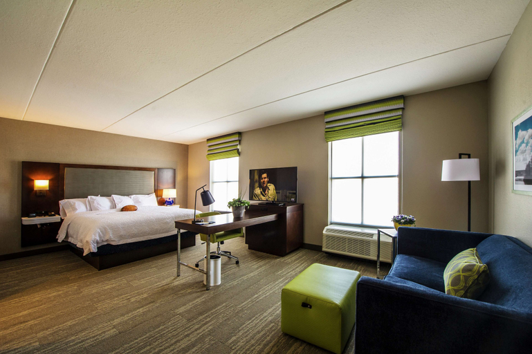 Bedroom 3, Hampton Inn & Suites Foxborough/Mansfield, Foxborough
