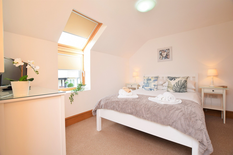 Bedroom 2, Byre Cottage, Devon