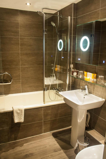 Bathroom 3, The Studley Hotel, North Yorkshire