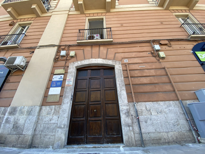Others 5, Central Rooms, Bari