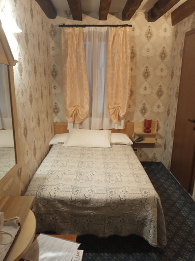 Bedroom 3, Hotel Tintoretto, Venezia