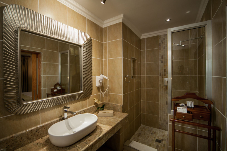 Bathroom 5, Fairview Hotels, Spa and Golf Resort, Mopani