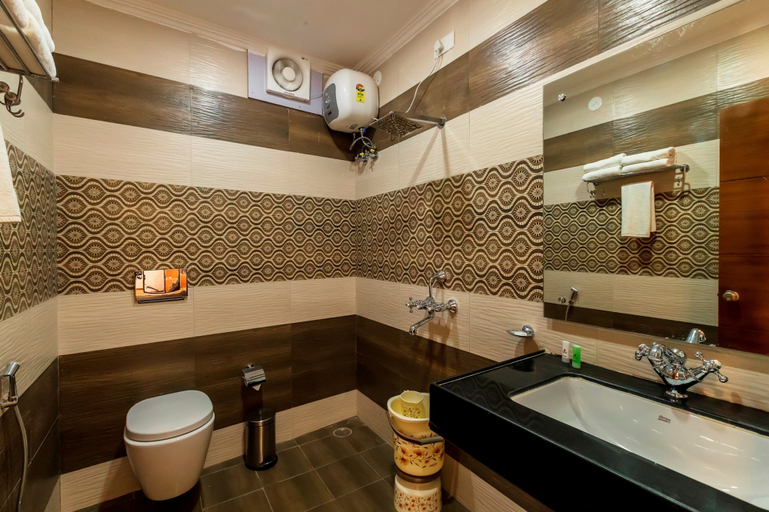 Bathroom 4, Kumbhalgarh Fort Resort, Rajsamand