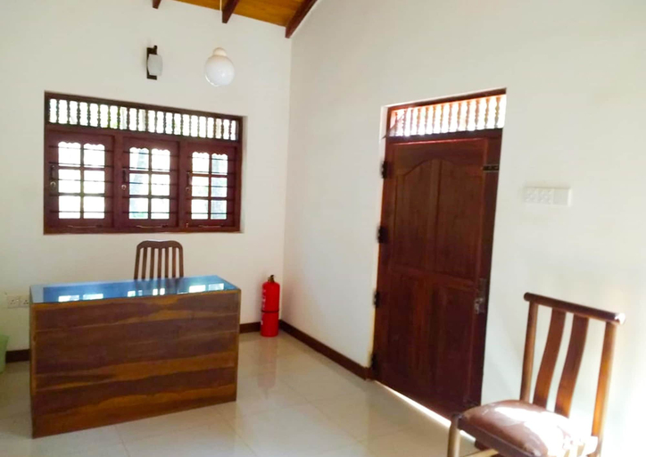 Others 4, Yoho Lavonrich Bungalow, Maharagama