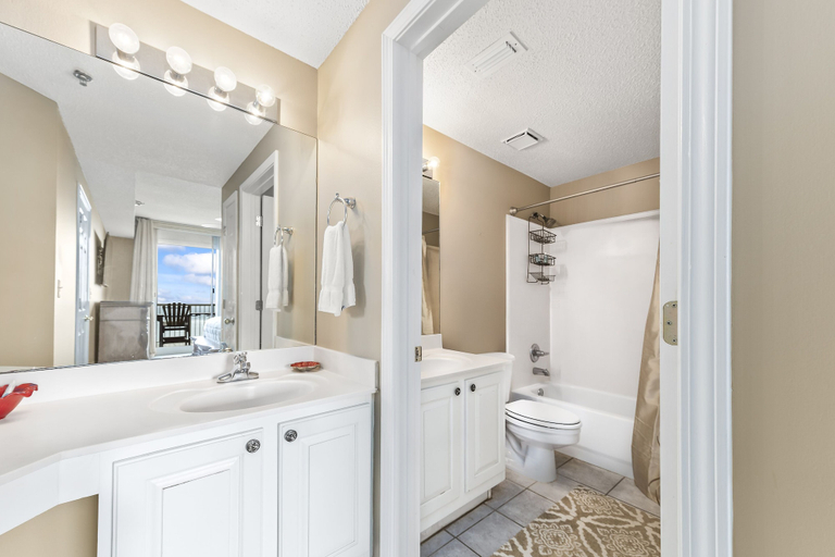Bathroom 4, Beach Club 708D, Baldwin