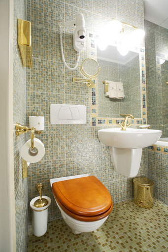 Bathroom 4, Ekesparre Boutique Hotel, Kuressaare