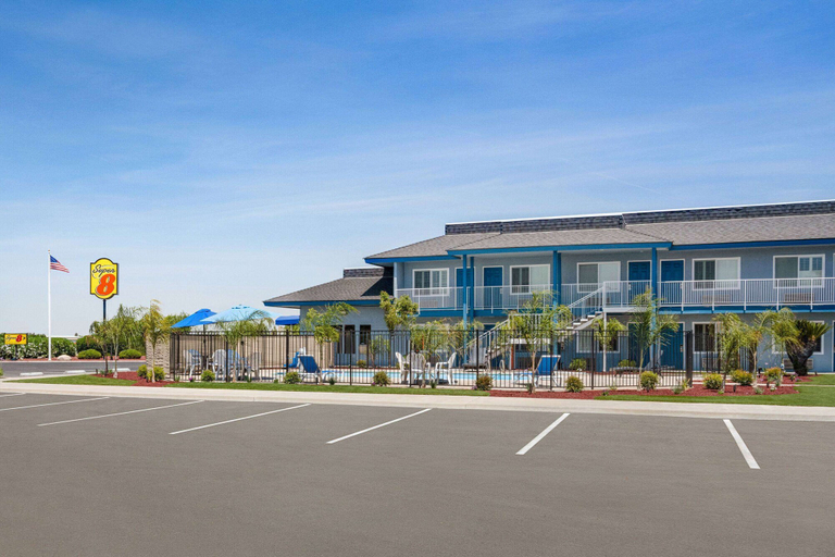 Exterior & Views 2, Super 8 by Wyndham Lindsay Olive Tree, Tulare