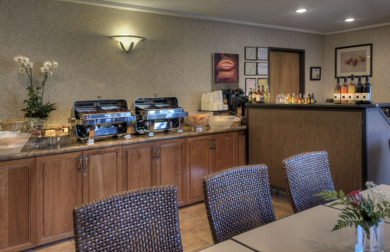 Food & Drinks 5, Maple Tree Inn, Santa Clara