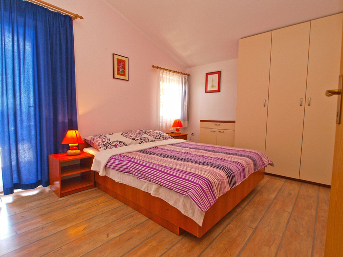 Bedroom 2, Apartments Daffodils 1002, Fažana