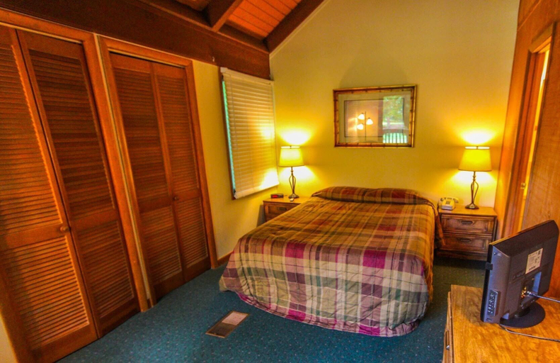 Bedroom 4, Golf Club Villas, Pickens
