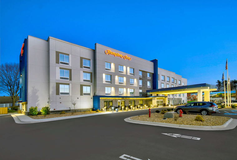 Exterior & Views 2, Hampton Inn by Hilton Abingdon, Washington