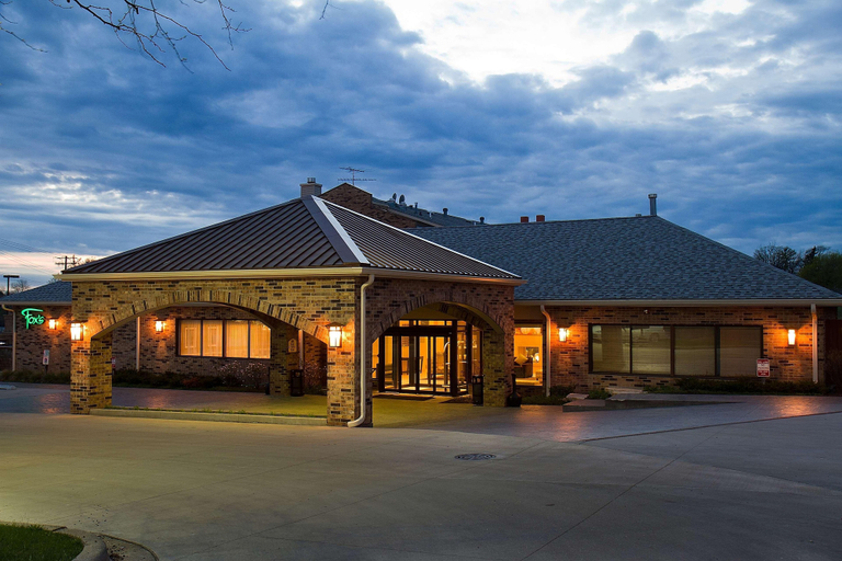 Exterior & Views 2, Antioch Inn & Suites Near Gurnee, Lake