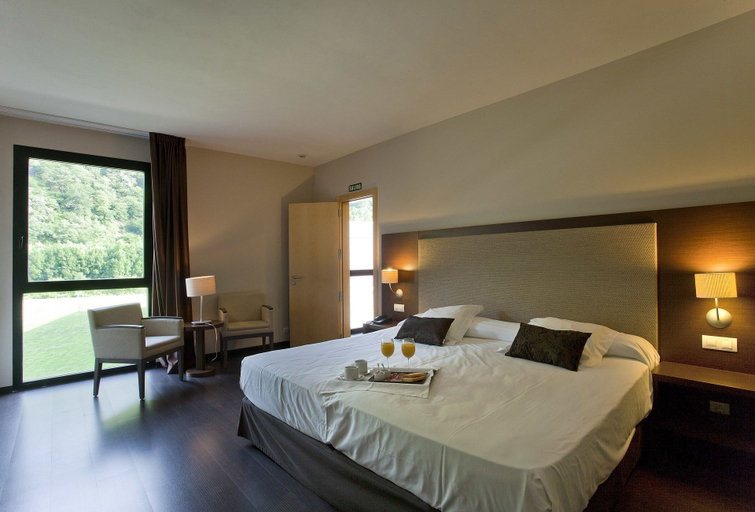Bedroom 3, Hotel Balneario Elgorriaga, Navarra
