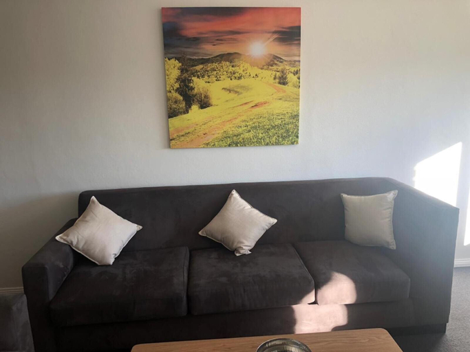Others 4, Carlton Suites, Goulburn Mulwaree - Goulburn