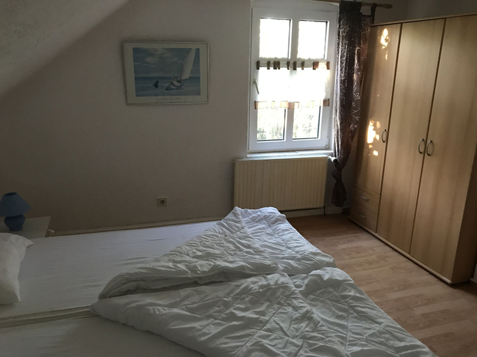 Bedroom 2, Mühlenhof Nesse, Aurich