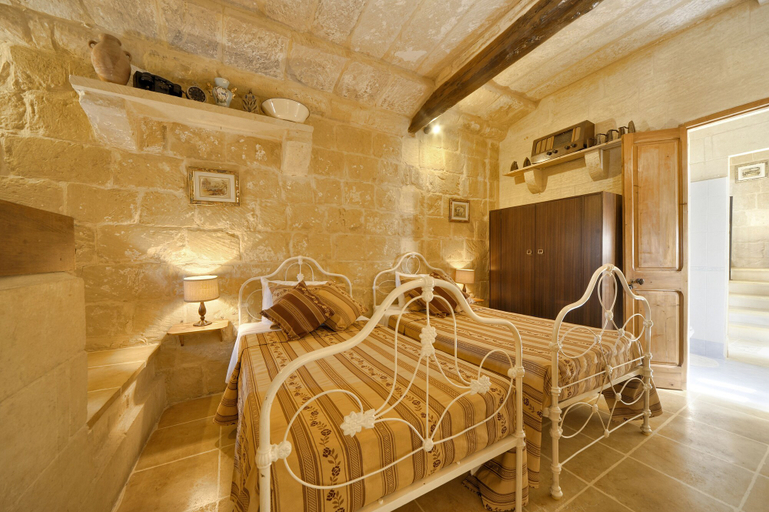 Others 5, Tal-barun Farmhouse