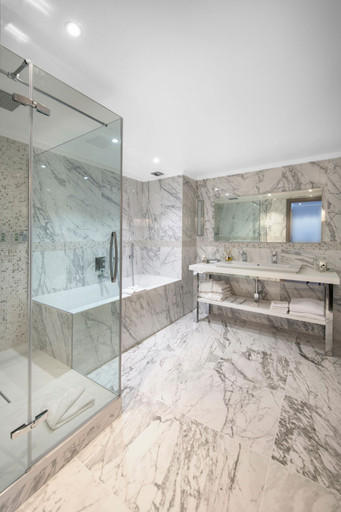 Bathroom 5, Hôtel Juliana Cannes, Alpes-Maritimes
