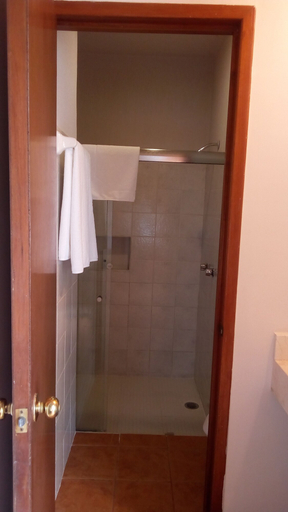 Bathroom 5, TecnoHotel Mérida Norte, Mérida