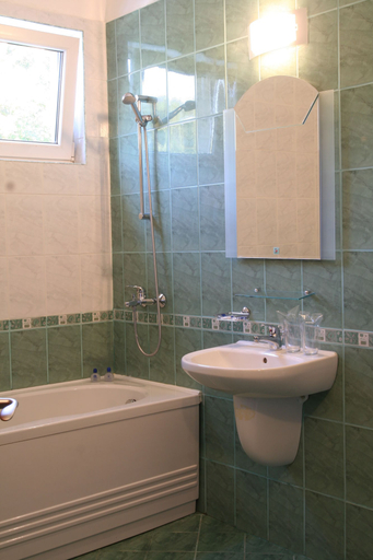 Bathroom 5, Joya Park Complex, Varna