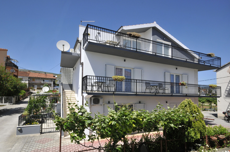 Exterior & Views 2, Apartments Roza, Trogir