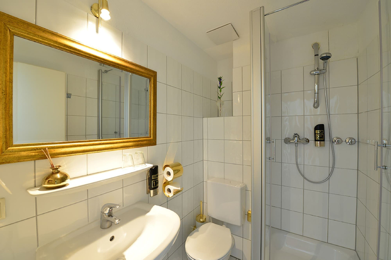 Bathroom 5, Hotel Domspitzen, Köln
