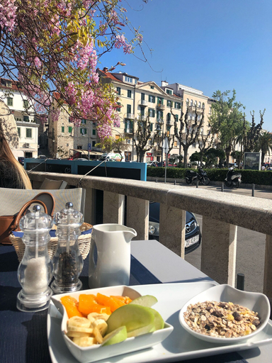 Food & Drinks 5, Seaview Luxury Retreat, Split