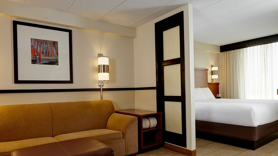 Bedroom 3, Comfort Suites Milwaukee West, Milwaukee