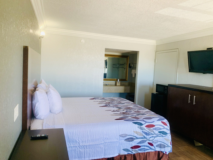 Bedroom 3, Budget Inn and Suites, Acadia