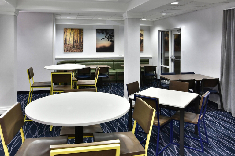 Food & Drinks 5, Fairfield by Marriott Inn & Suites Richmond Innsbrook, Henrico