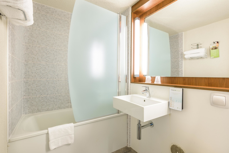Bathroom 3, Hôtel Campanile Toulouse Nord - Sesquières, Haute-Garonne