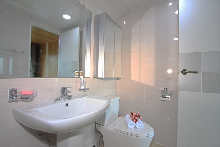 Bathroom 4, Blue Road Town Pension-Crystal, Yeongdeok