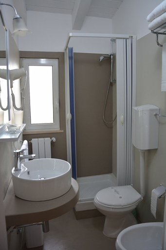 Bathroom 5, Le Stanze del Console, Bari
