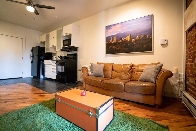 Others 4, The Alluring Sanctuary With Private Balcony, Denver