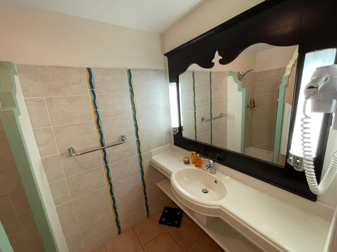 Bathroom 5, Barbadine - Resorts Flats - Sainte Anne, Sainte-Anne