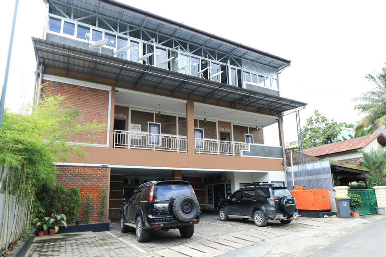 Exterior & Views 4, Hotel Celia, Samarinda