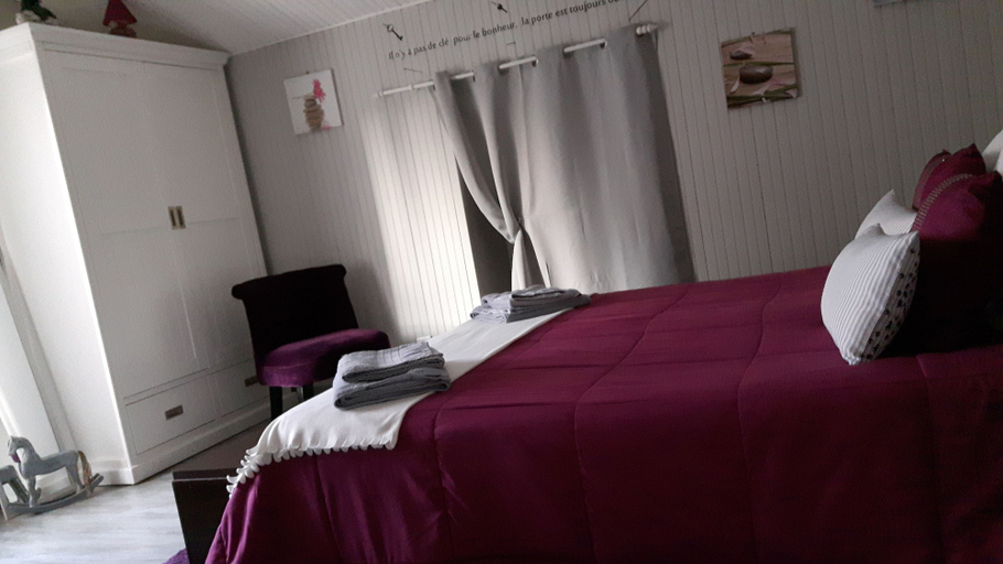 Bedroom 3, Chambres d'hôtes Le Clos Sainte Léa, Vendée