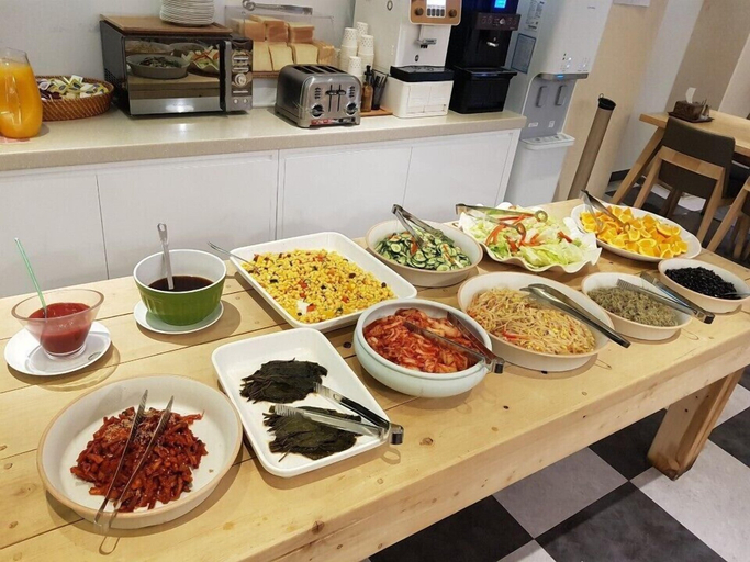 Food & Drinks 5, Best In City Hotel, Dong