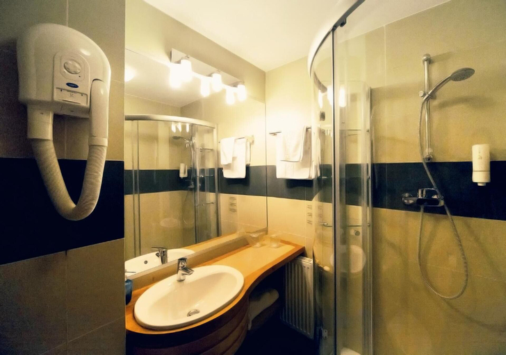 Bathroom 4, Hotel Atrium, Targu Secuiesc